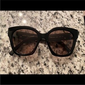 🌸 Authentic Marc Jacobs Flower Daisy sunglasses in EUC STUNNING 🤩